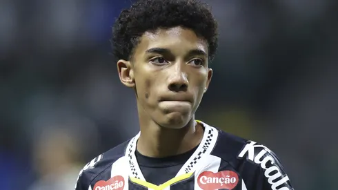 Galatasaray se junta ao Chelsea na corrida pela contratação do atacante Robinho Jr, do Santos (Foto: Alexandre Schneider/Getty Images)