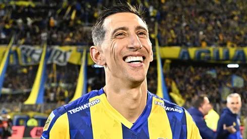 Di María em ação pelo Rosario Central.
