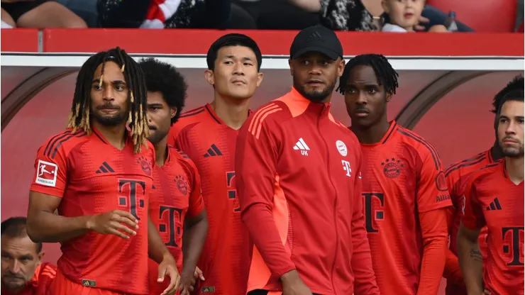 Bayern de Munique busca negociar Sacha Boey em janeiro. (Photo by Sebastian Widmann/Getty Images)