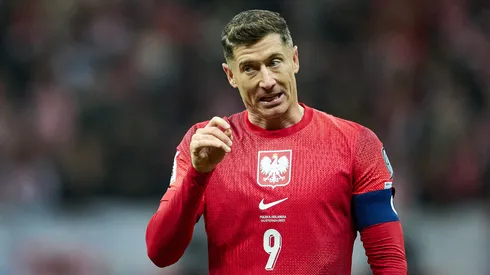 O centroavante Lewandowski em ação com a Polônia