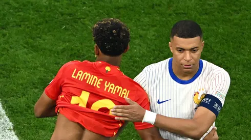 Mbappé se esquiva em comparação com Lamine Yamal. Foto: Dan Mullan/Getty Images