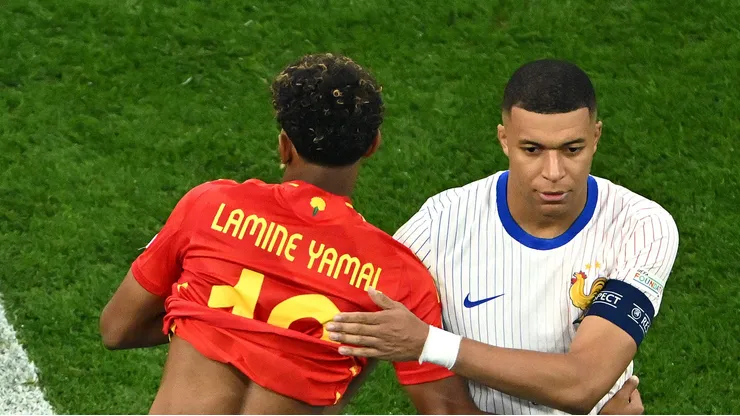 Mbappé se esquiva em comparação com Lamine Yamal. Foto: Dan Mullan/Getty Images