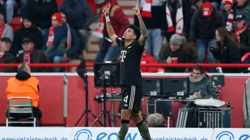 Luis Díaz comemorando gol do Bayern de Munique