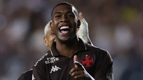 Rayan, atacante do Vasco, é alvo de diversos clubes, mas ele tem renovação encaminhada com clube carioca (Foto: Lucas Figueiredo/Getty Images)