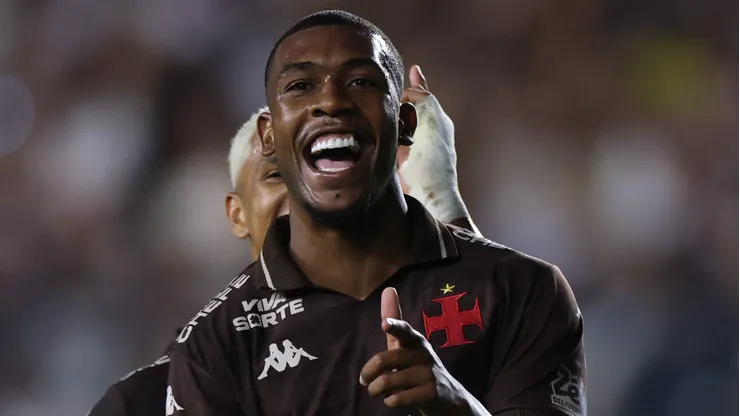 Rayan, atacante do Vasco, é alvo de diversos clubes, mas ele tem renovação encaminhada com clube carioca (Foto: Lucas Figueiredo/Getty Images)