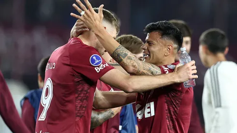 Castillo e Bou comemoram classificação do Lanús.