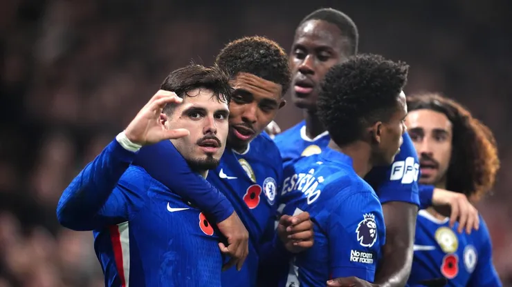 Pedro Neto comemora seu gol contra o Wolves: Blues venceram por 3 a 0