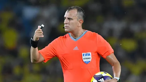 CONMEBOL escala Darío Herrera para a final da Libertadores; argentinos também no VAR. Partida decide qual clube será o primeiro tetra brasileiro. (Foto: Gabriel Aponte/Getty Images)