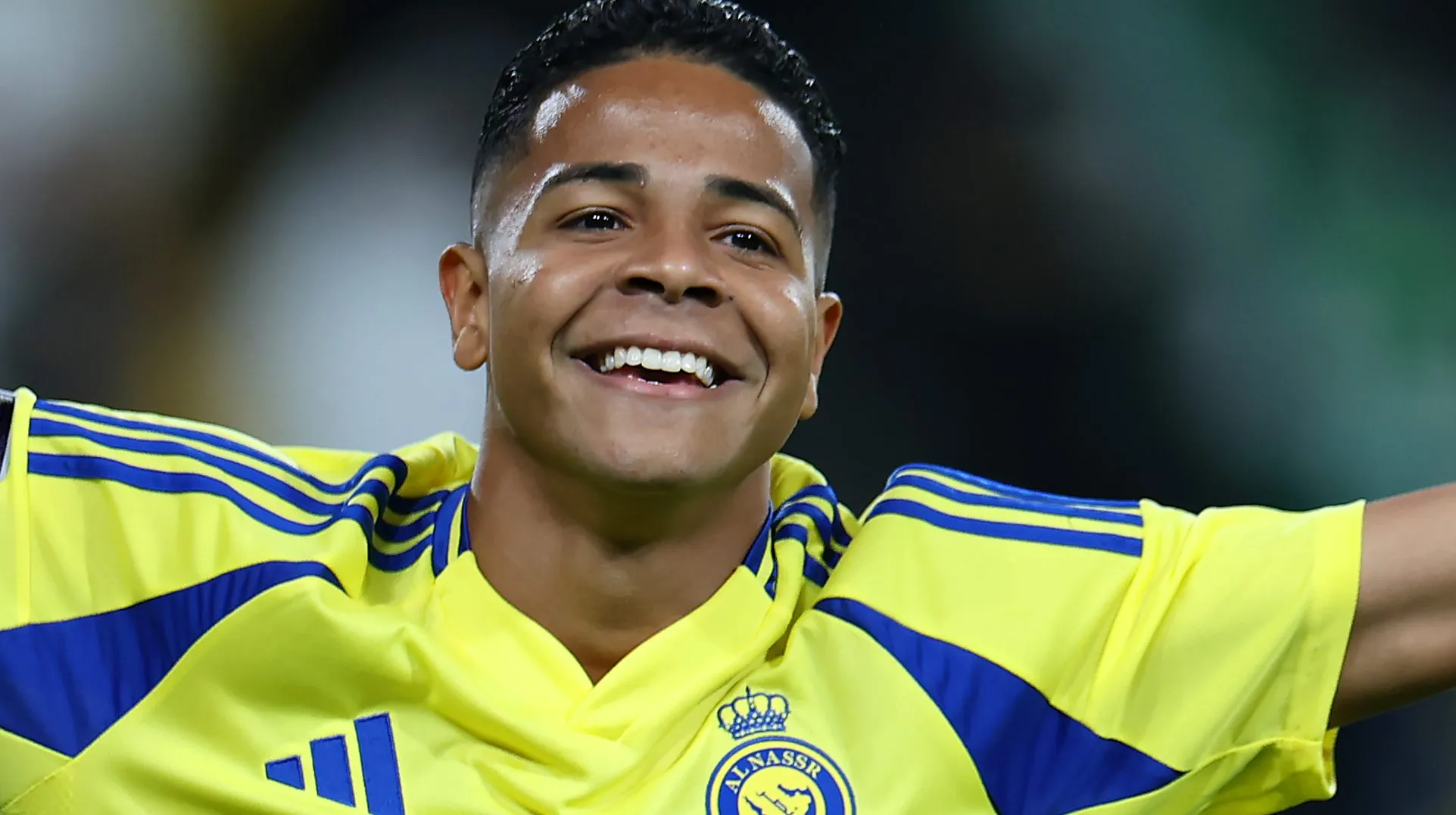 Wesley pelo Al-Nassr. Ele foi especulado no Corinthians.