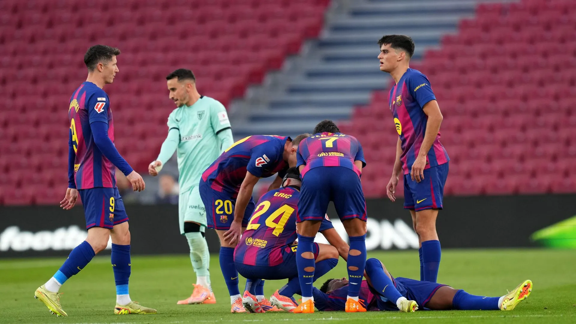 Balde se machucou no jogo entre Barcelona e Athletic Bilbao (foto: Alex Caparros/Getty Images)