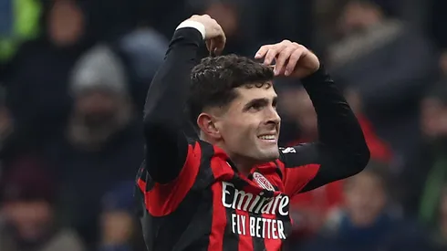 Contra-ataque letal e muralha de Maignan selam triunfo rossonero; Milan supera Inter e assume a vice-liderança da Serie A. (Foto: Marco Luzzani/Getty Images)