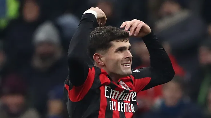 Contra-ataque letal e muralha de Maignan selam triunfo rossonero; Milan supera Inter e assume a vice-liderança da Serie A. (Foto: Marco Luzzani/Getty Images)