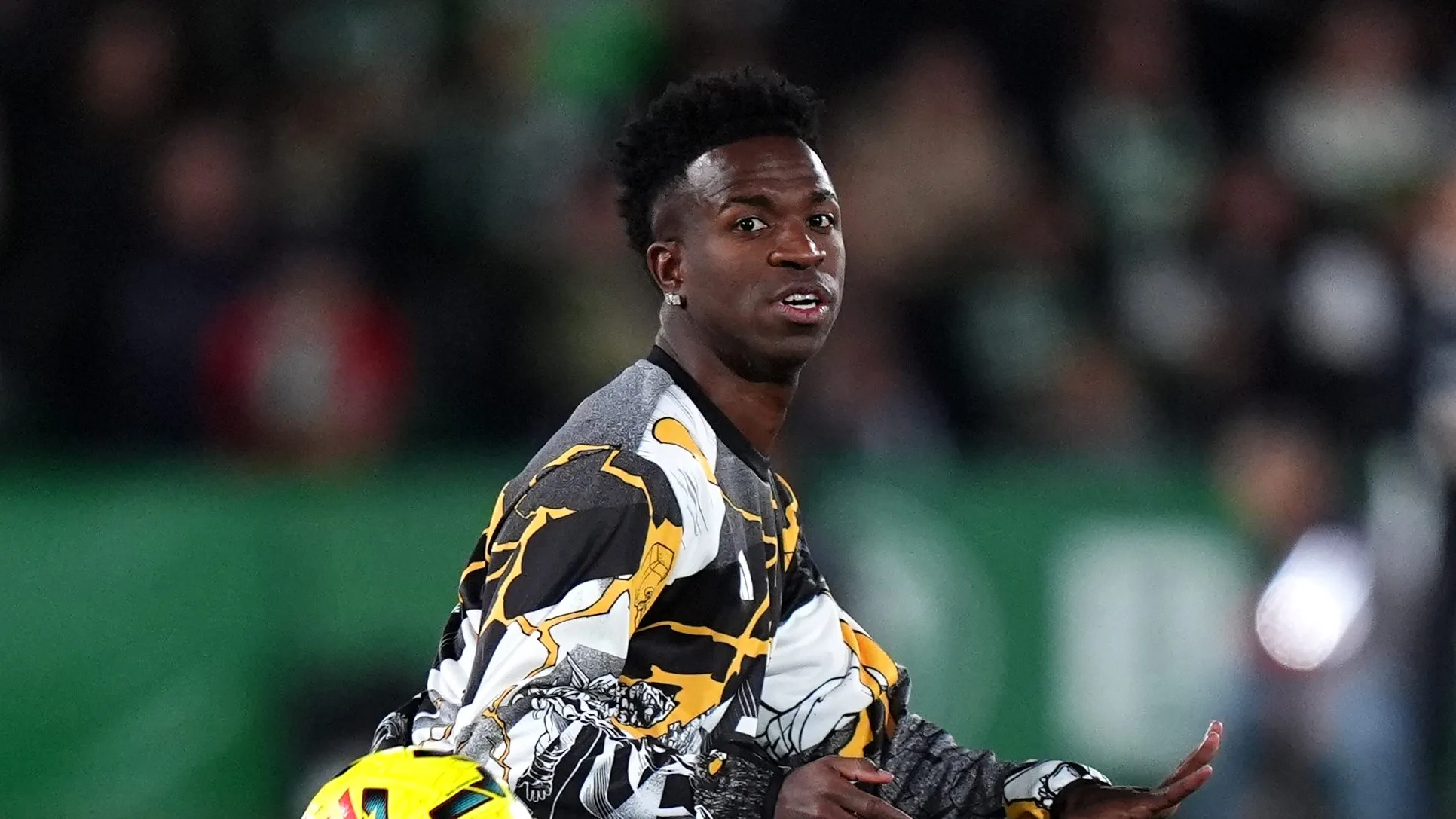 Vini Jr durante aquecimento pelo Real Madrid