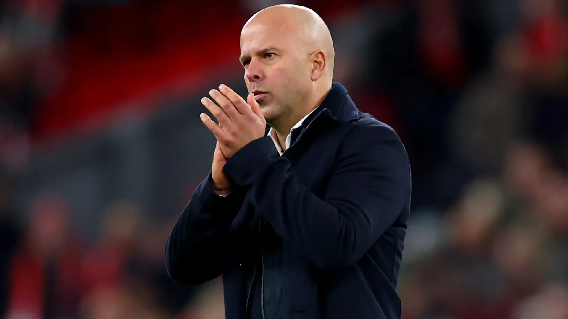 Seis derrotas em sete partidas deixam os Reds na metade de baixo da Premier League e colocam futuro do treinador em pauta. (Photo by Molly Darlington/Getty Images)