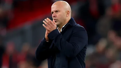 Seis derrotas em sete partidas deixam os Reds na metade de baixo da Premier League e colocam futuro do treinador em pauta. (Photo by Molly Darlington/Getty Images)