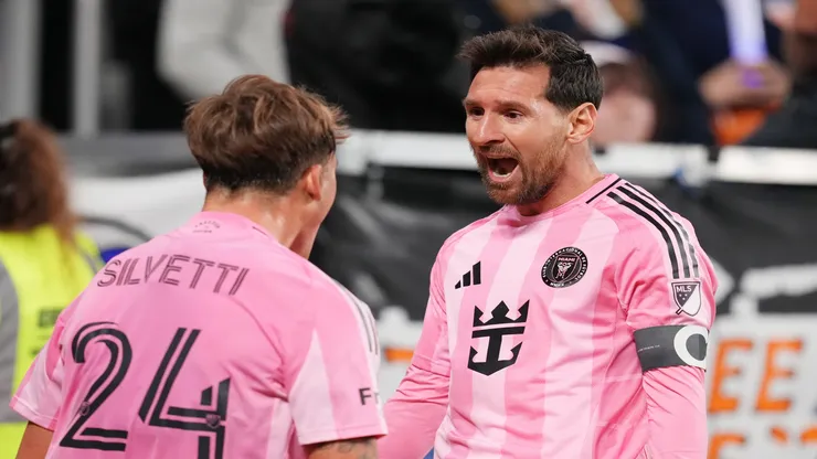 Messi comemora com Mateo Silvetti gol do Inter Miami contra o Cincinnati - Jeff Dean/Getty Images