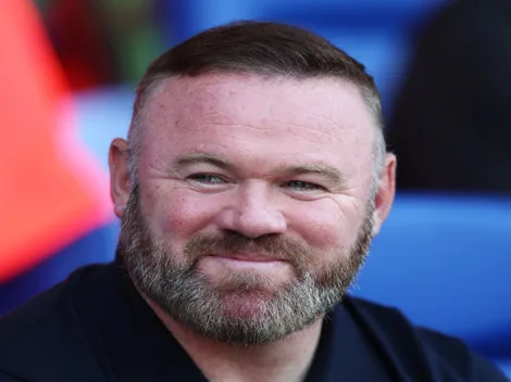 Rooney diz que o técnico do Liverpool, Arne Slot deveria deixar Salah na reserva