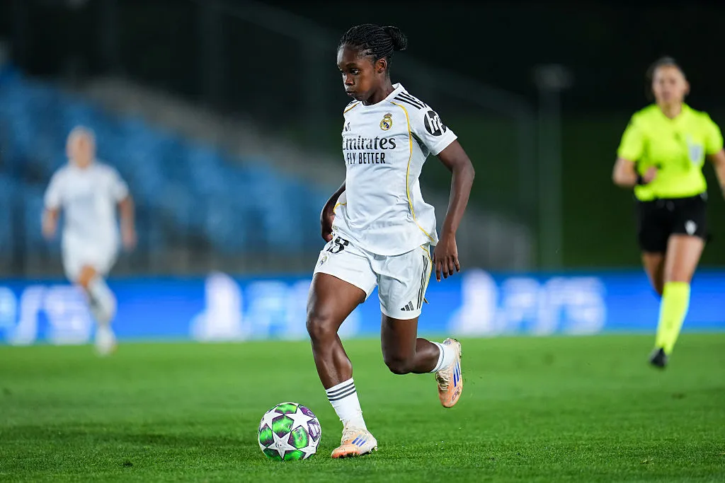 Linda Caicedo tem três gols e seis assistências na temporada - Foto: Aitor Alcalde/Getty Images
