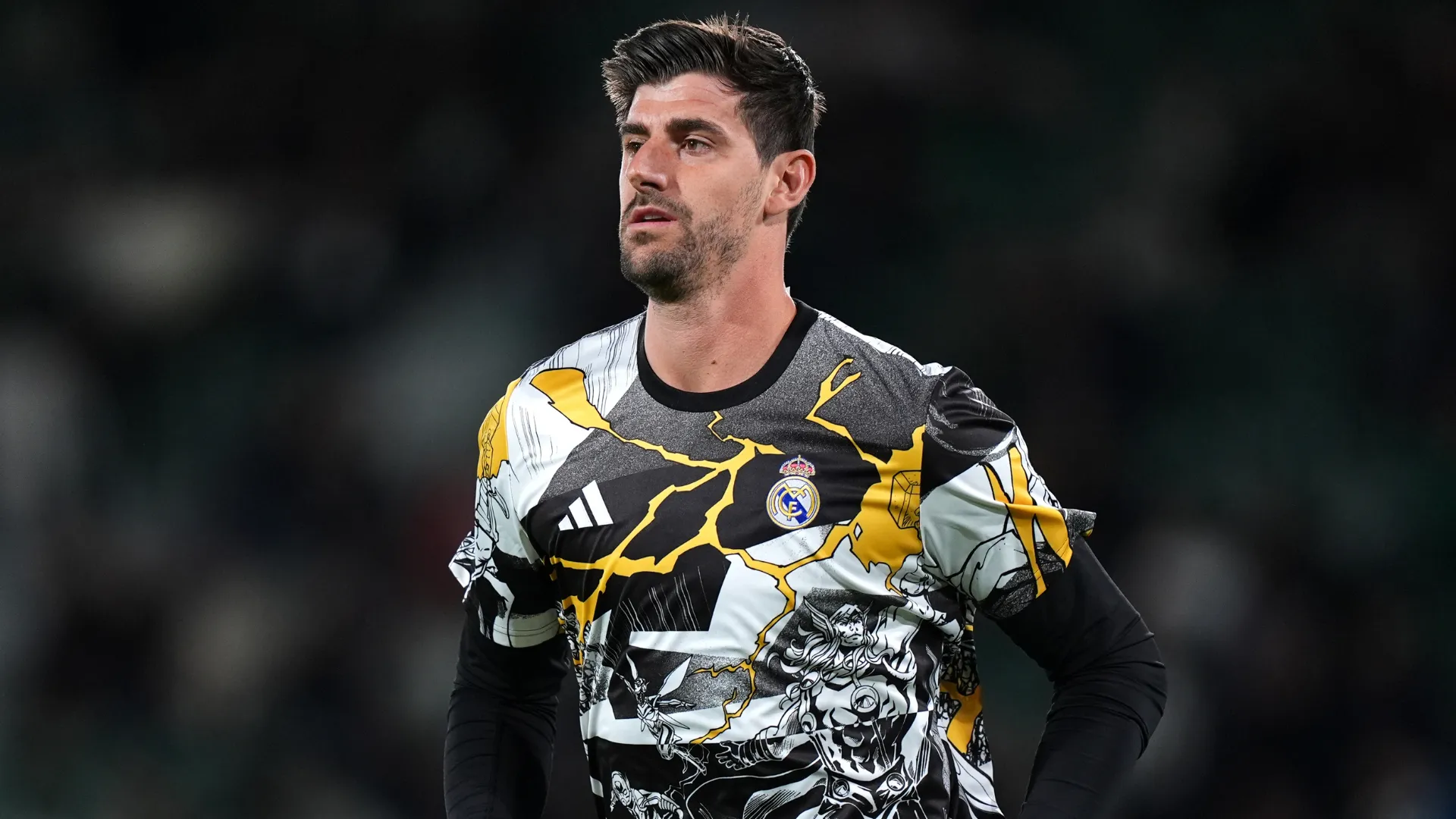 Thibaut Courtois durante aquecimento pelo Real Madrid