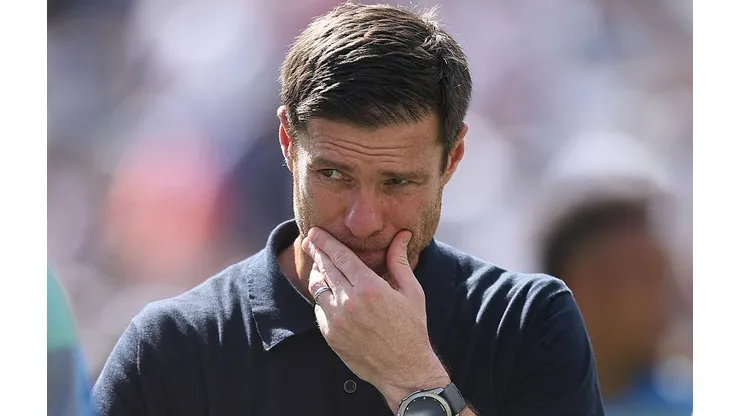 Xabi Alonso, treinador do Real Madrid, vive uma situação quase que insustentável no clube (Foto: Buda Mendes/Getty Images)
