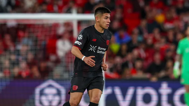 Claudio Echeverri pelo Bayer Leverkusen. (Foto: Carlos Rodrigues/Getty Images)