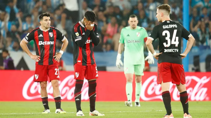 Jogadores do River Plate lamentam eliminação no Torneio Clausura