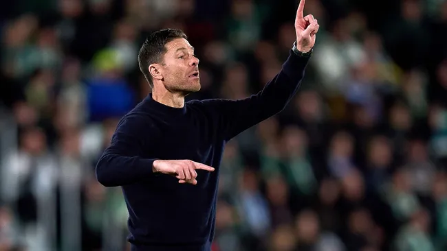 Xabi Alonso gesticula durante partida da LaLiga. Foto: Angel Martinez/Getty Images