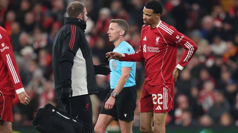 Ekitiké foi substituído no duelo entre Liverpool e PSV e pode ser desfalque contra o West Ham