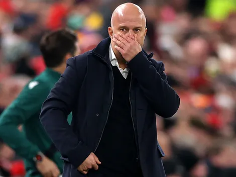 Liverpool decide manter Arne Slot mesmo após vexame contra o PSV