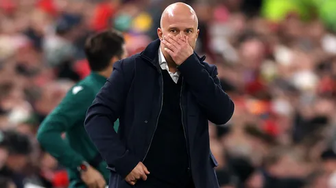 Slot enfrenta má fase em Anfield - Foto: Carl Recine/Getty Images