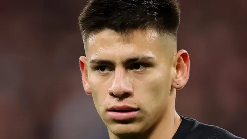 Claudio Echeverri, alvo do River Plate, em jogo do Bayer Leverkusen. (Photo by Alex Grimm/Getty Images)