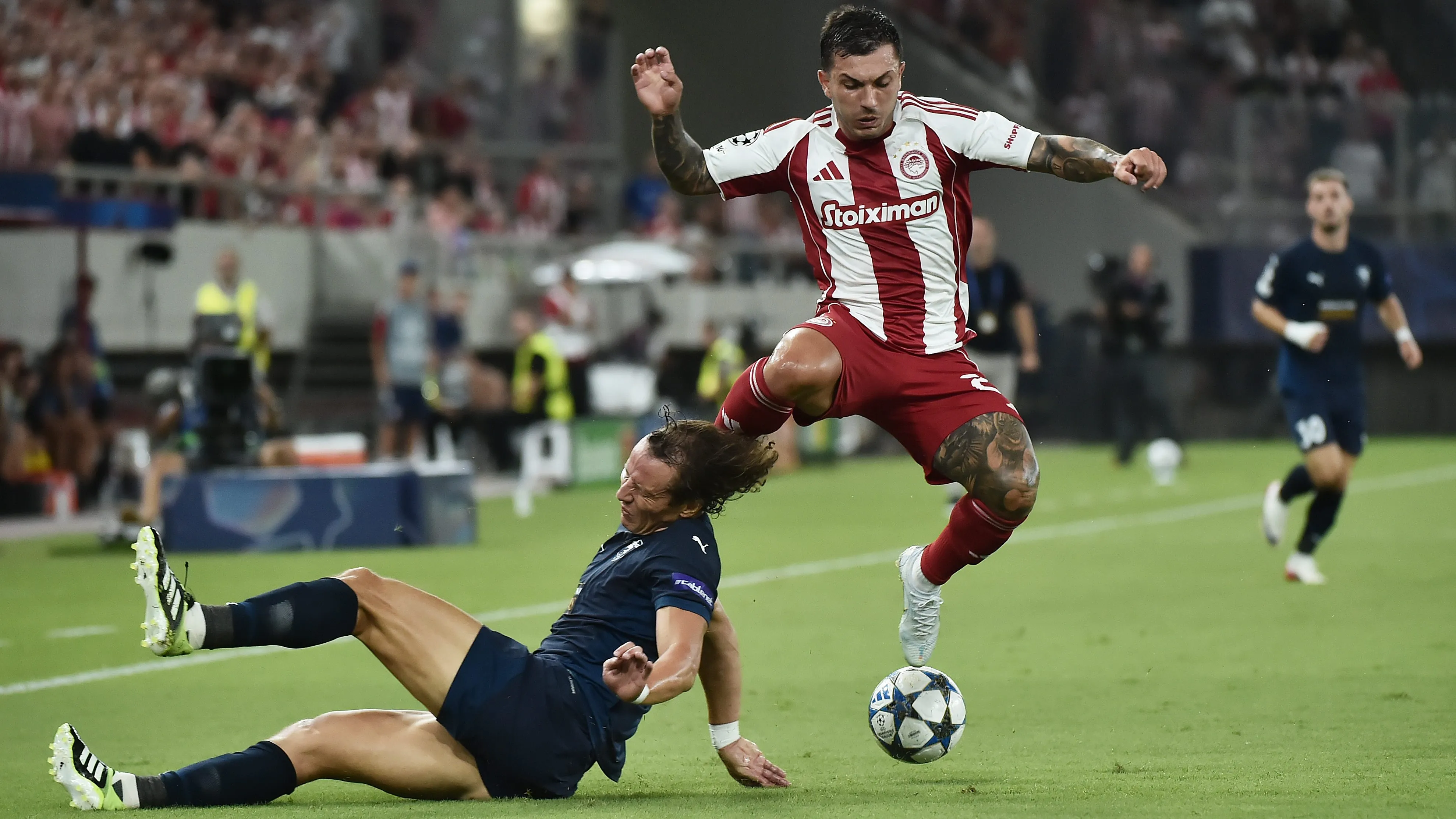 David Luiz em jogo do Pafos na Champions League. Foto: Milos Bicanski/Getty Images