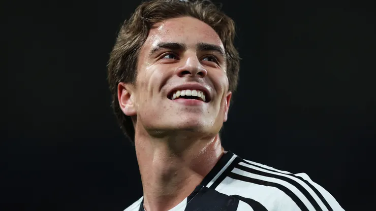 Kenan Yildiz da Juventus e Arsenal se anima para fechar com o jogador após conversa com agente do jogador (Foto; Yasser Bakhsh/Getty Images)