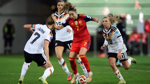 Espanha e Alemanha empatam e a decisão do título da Women's Nations League fica para o jogo de volta – Foto: Alex Grimm/Getty Images