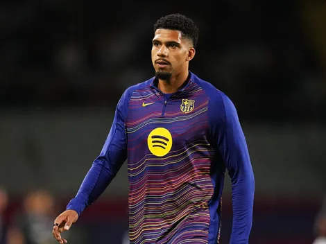 Ronald Araujo é defendido por Laporta no Barcelona