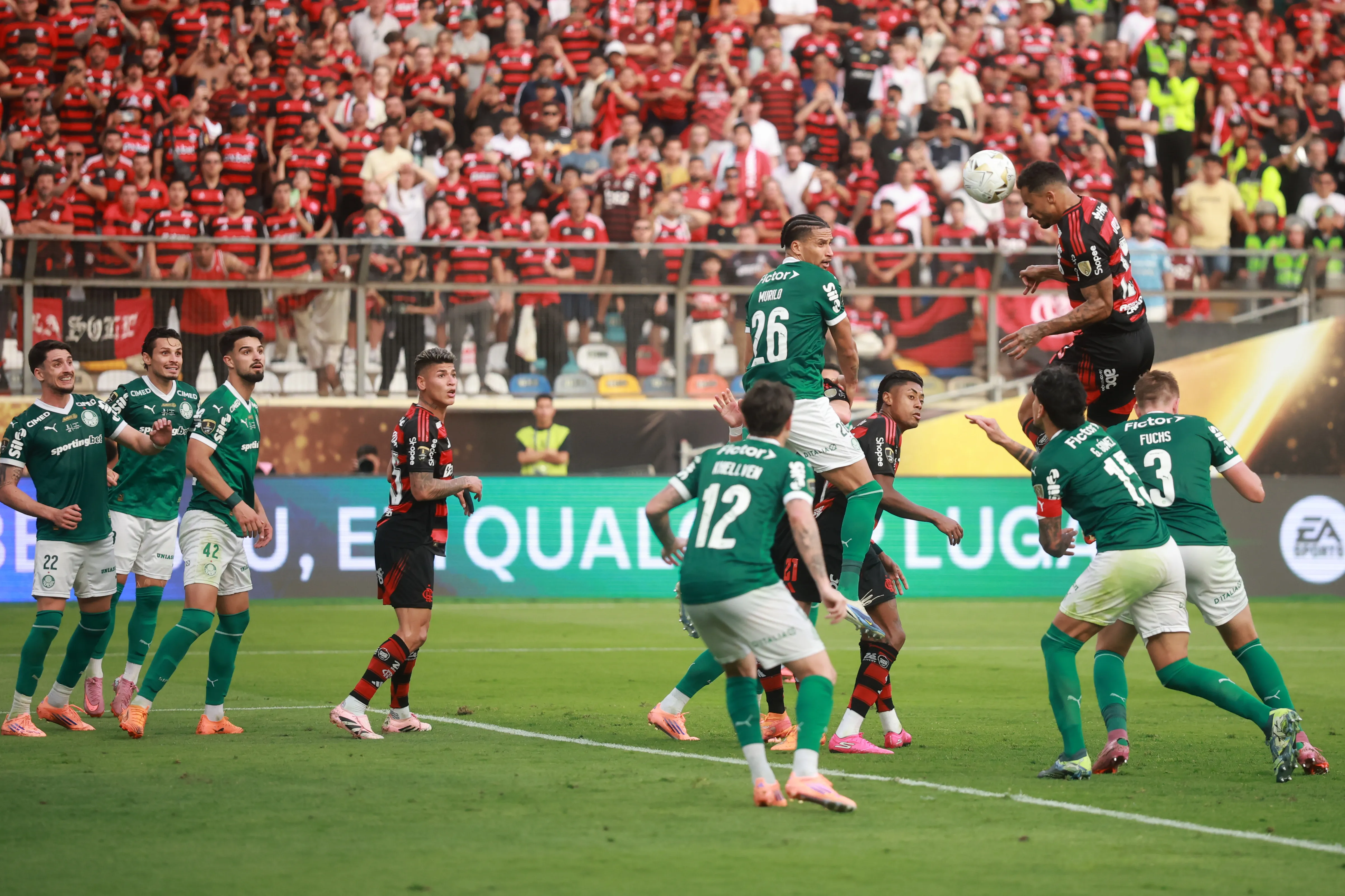 Momento do gol de Danilo. (Foto: Hector Vivas/Getty Images)