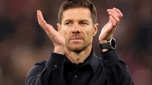 Xabi Alonso, técnico do Real Madrid, aplaude durante partida da equipe. (Photo by Carl Recine/Getty Images)