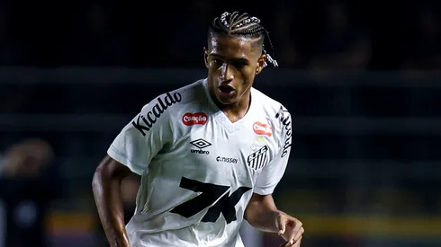 Souza, lateral do Santos. (Foto: Ricardo Moreira/Getty Images)