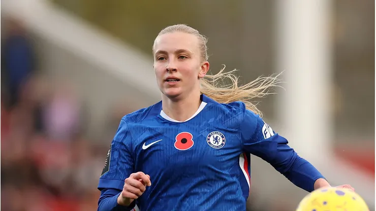 ST HELENS, ENGLAND - NOVEMBER 16: Aggie Beever-Jones of Chelsea in action during the Barclays Women's Super League match between Liverpool and Chelsea FC at The St Helens Stadium on November 16, 2025 in St Helens, England. (Photo by Jan Kruger/Getty Images)