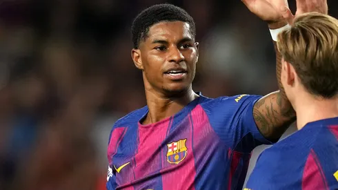 Rashford em campo com o Barcelona. Jogador quer permanecer no clube espanhol, mas a diretoria catalã ainda não resolveu (Foto: Alex Caparros/Getty Images)