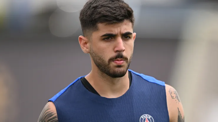Beraldo durante um treino do PSG. Foto: David Ramos/Getty Images