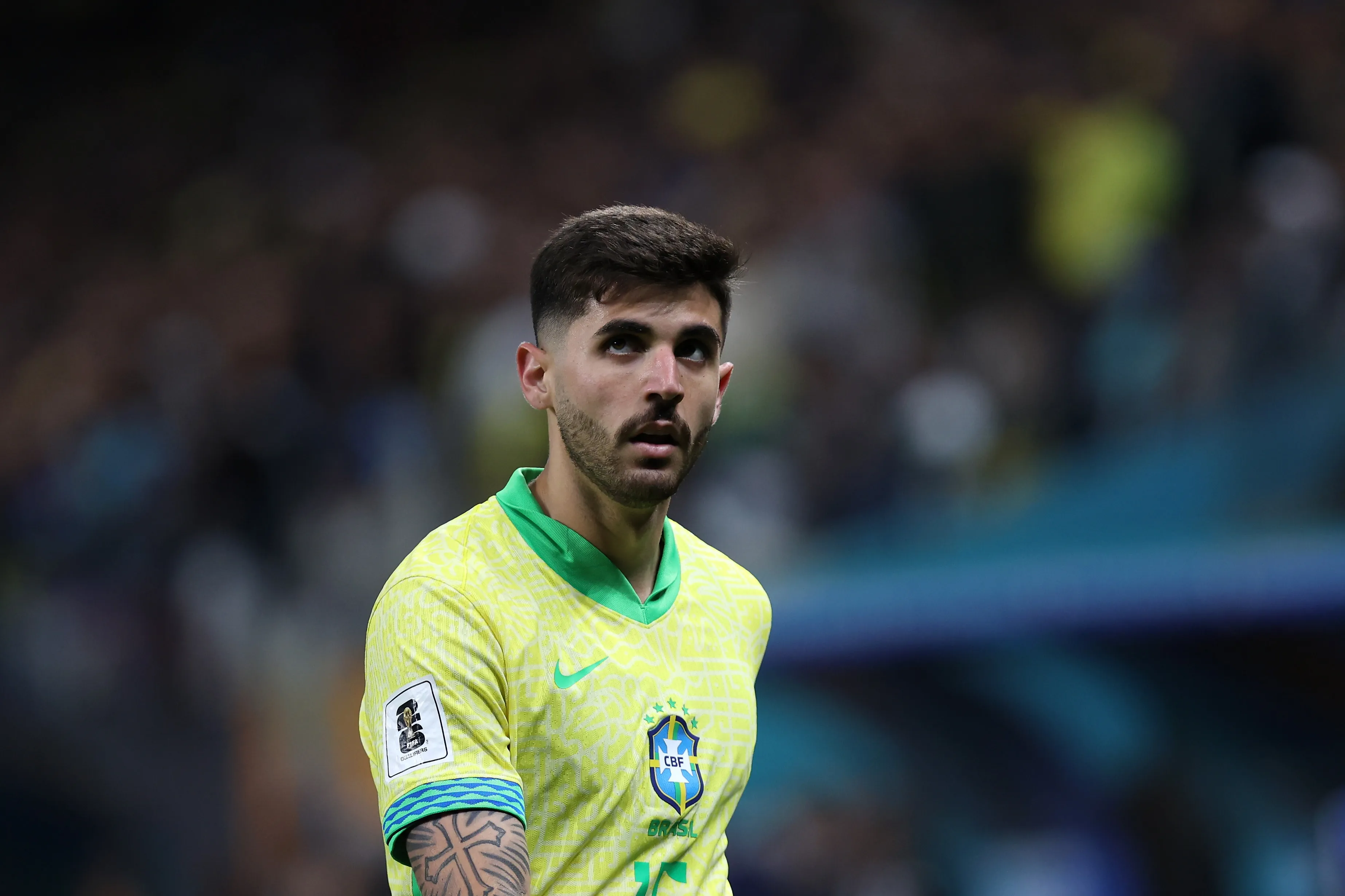 Lucas Beraldo pode voltar ao Brasil (Foto: Ricardo Moreira/Getty Images)