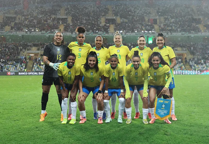 Jogadoras titulares do Brasil no amistoso – Foto: Lívia Villas Boas/CBF