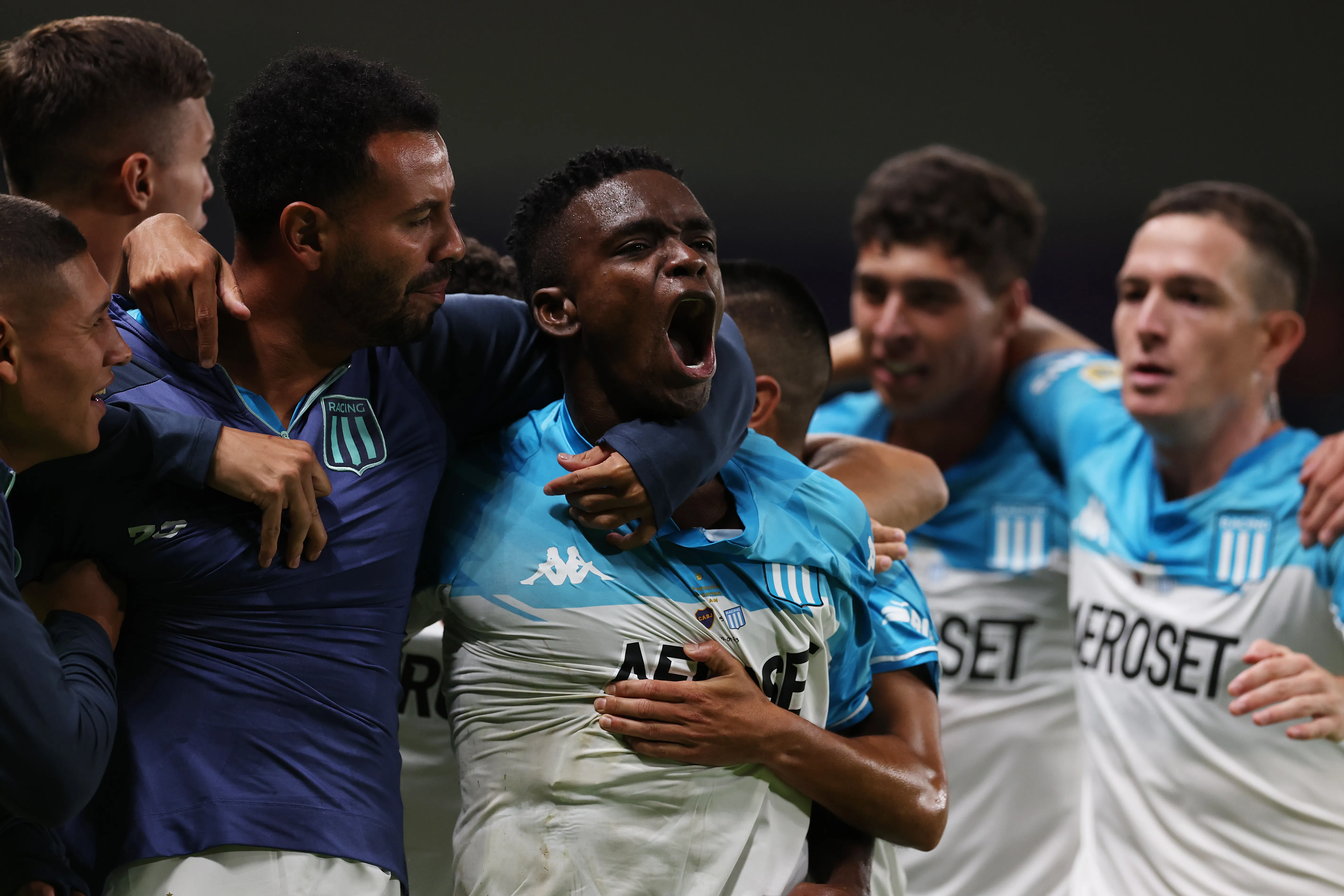 Carbonero em campo pelo Racing (Foto: Christopher Pike/Getty Images)