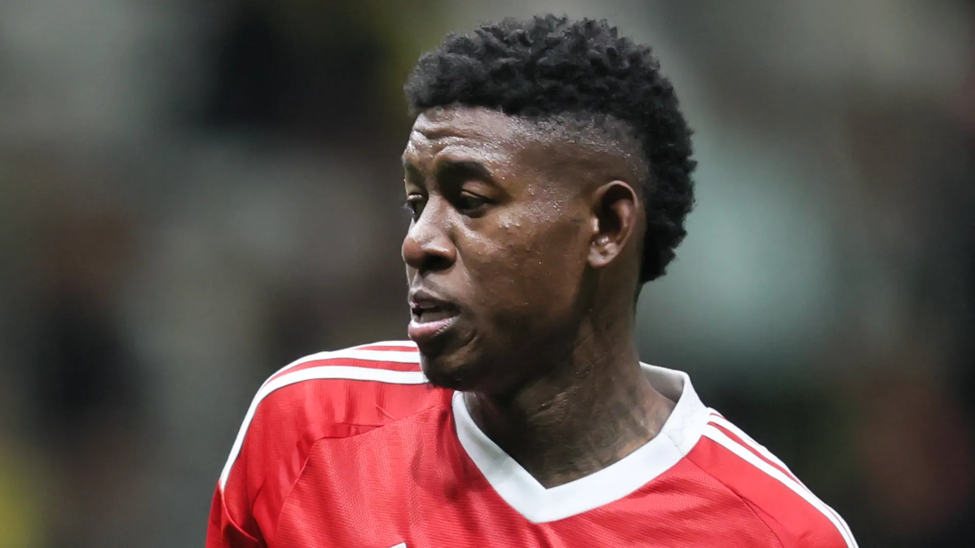 Vitão zagueiro do Internacional