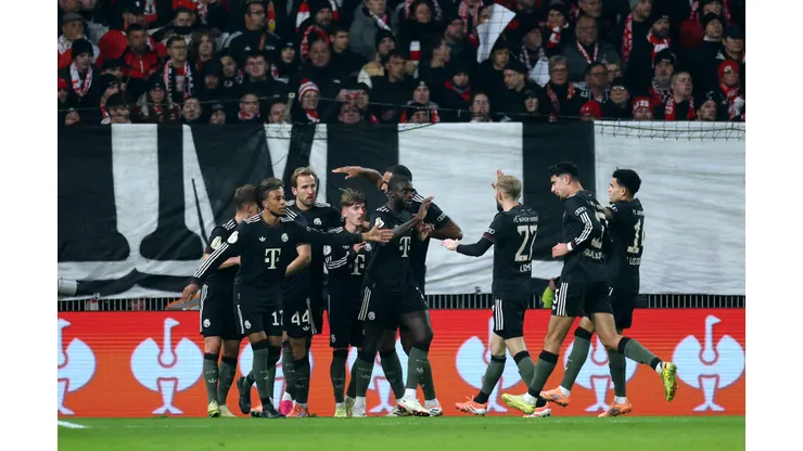 Bayern avança, mas com MUITO drama e gols contra do Union Berlin. (Foto: Maja Hitij/Getty Images)