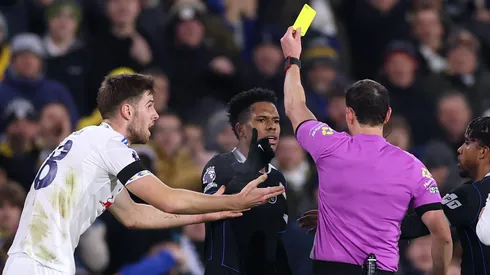 Estevão foi criticado após cartão amarelo contra o Leeds. Foto: Stu Forster/Getty Images