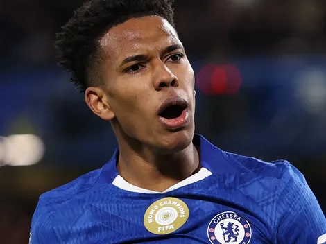 Estêvão é alvo de críticas após reclamações e falta em Leeds x Chelsea