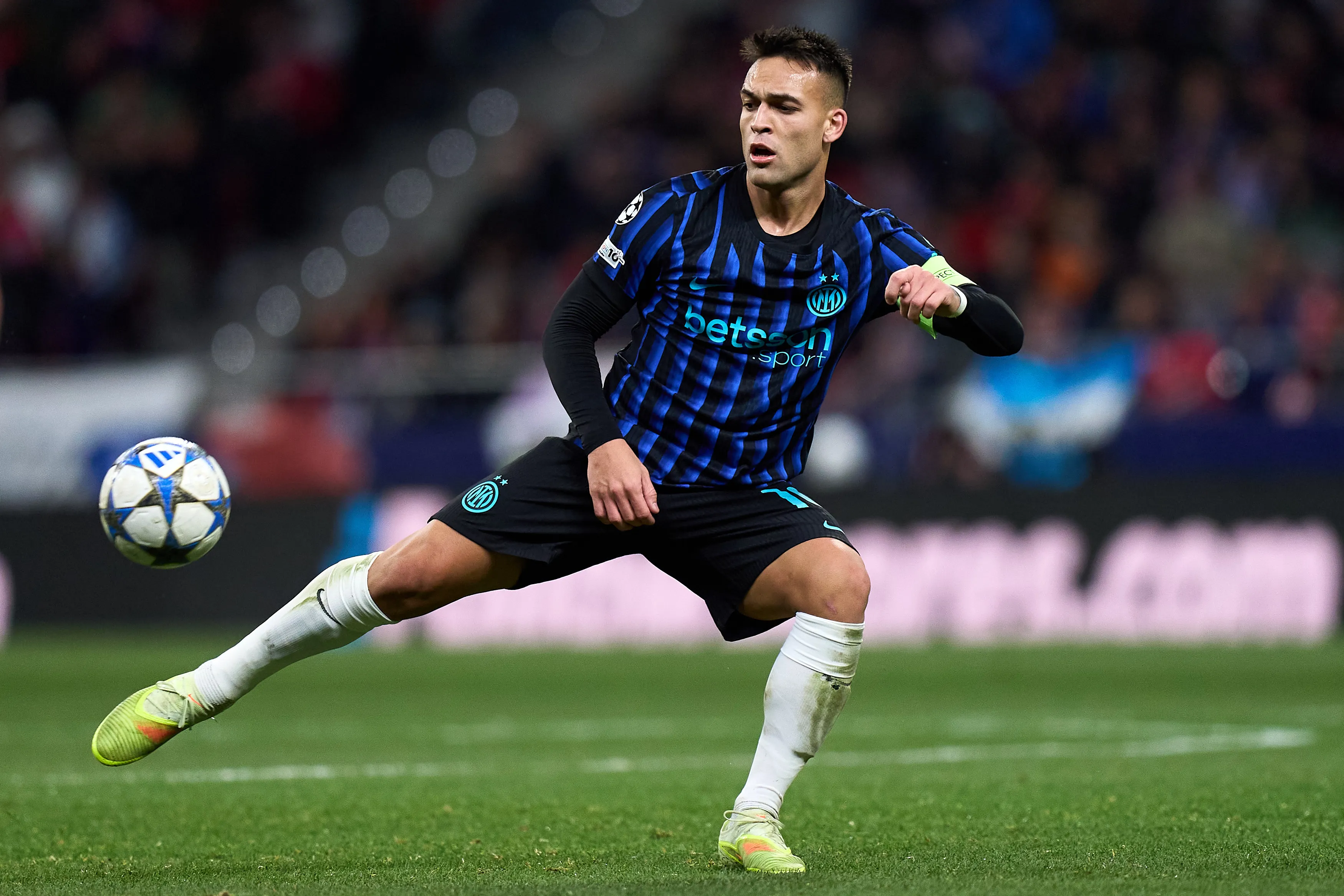 Lautaro em jogo da Inter na Champions. Foto: by Angel Martinez/Getty Images