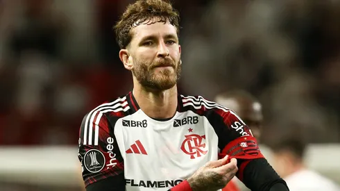 Olympiacos quer acordo com o Flamengo para anunciar Léo Pereira. (Foto: Pedro H. Tesch/Getty Images)